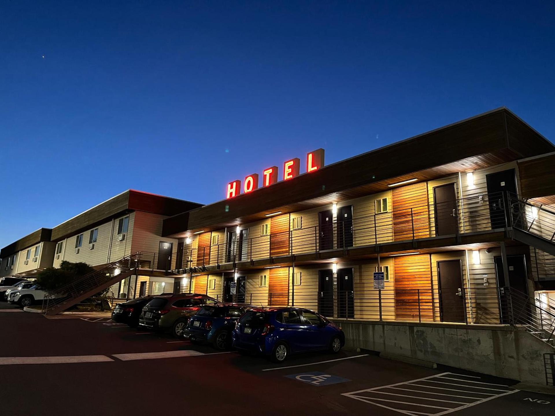 Aladdin Inn and Suites photo 1