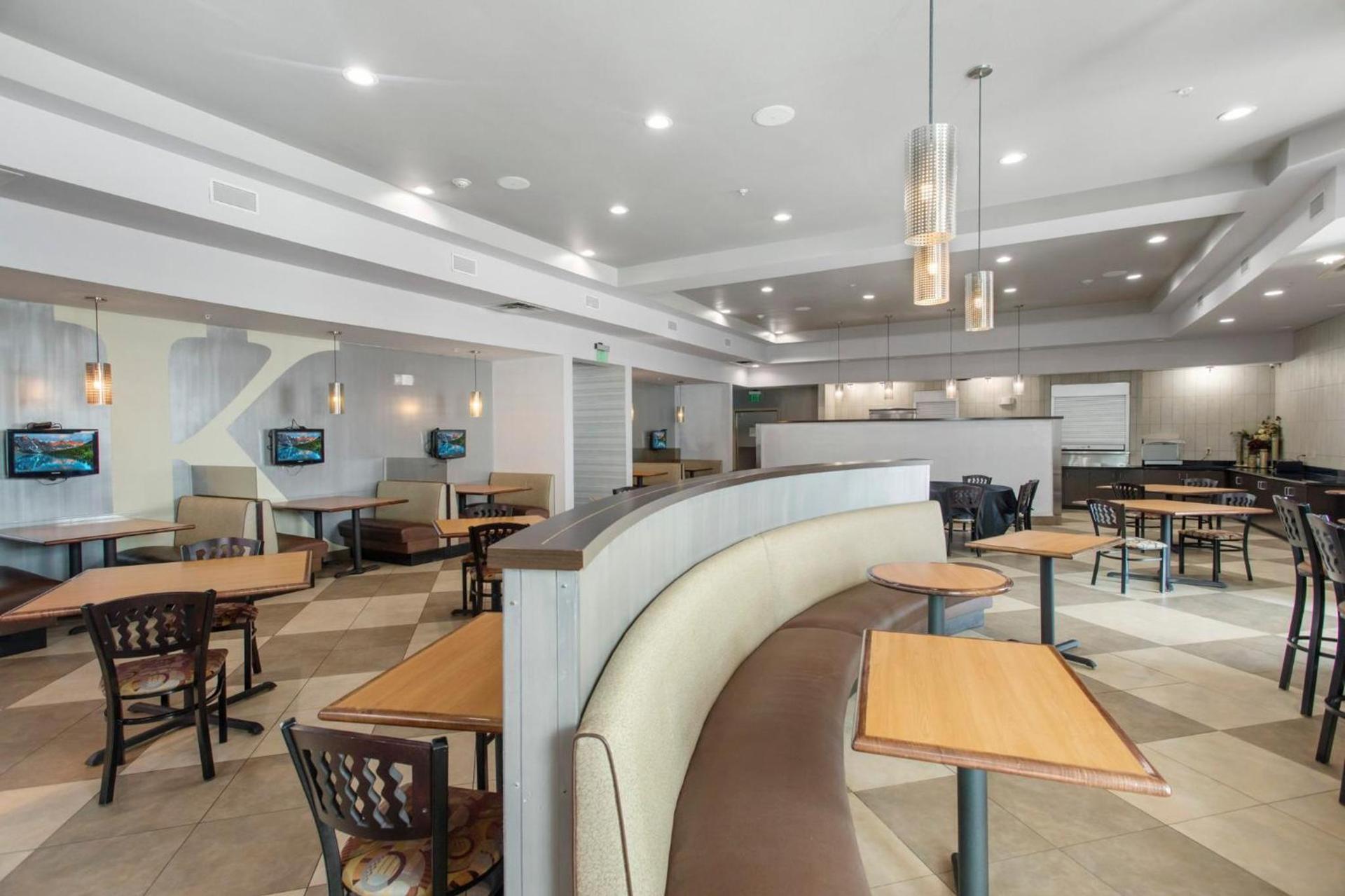 Holiday Inn Hotel & Suites Waco Northwest by IHG photo 45