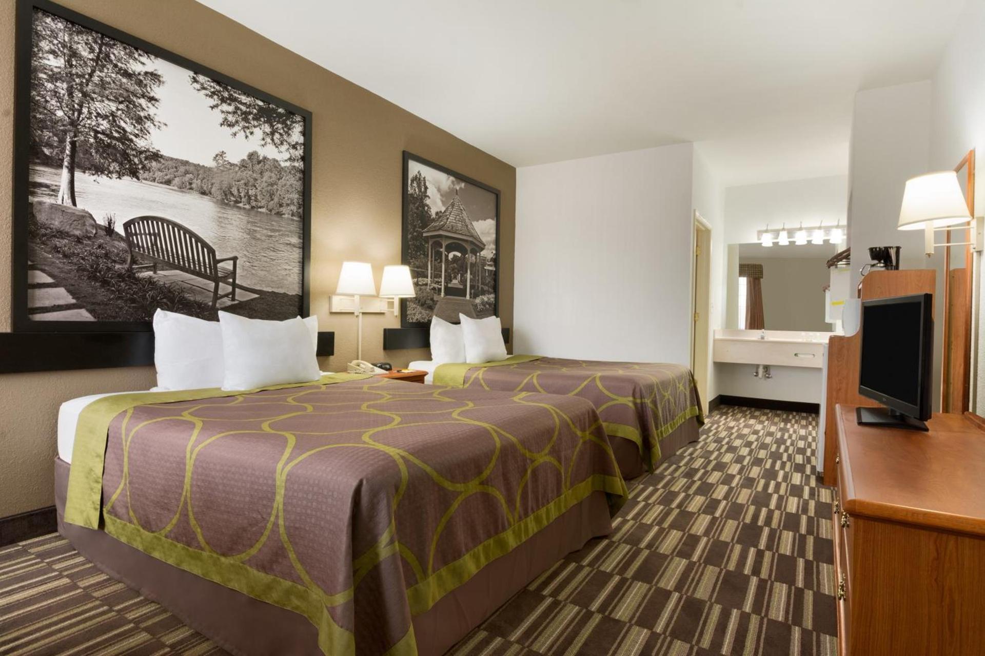 Super 8 by Wyndham Chatsworth/Dalton photo 21