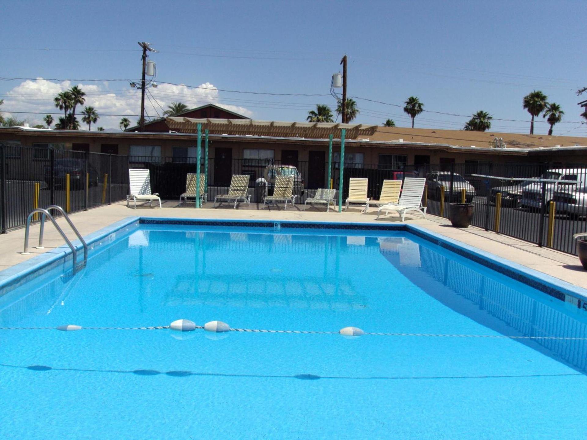 Desert Hills Motel photo 21