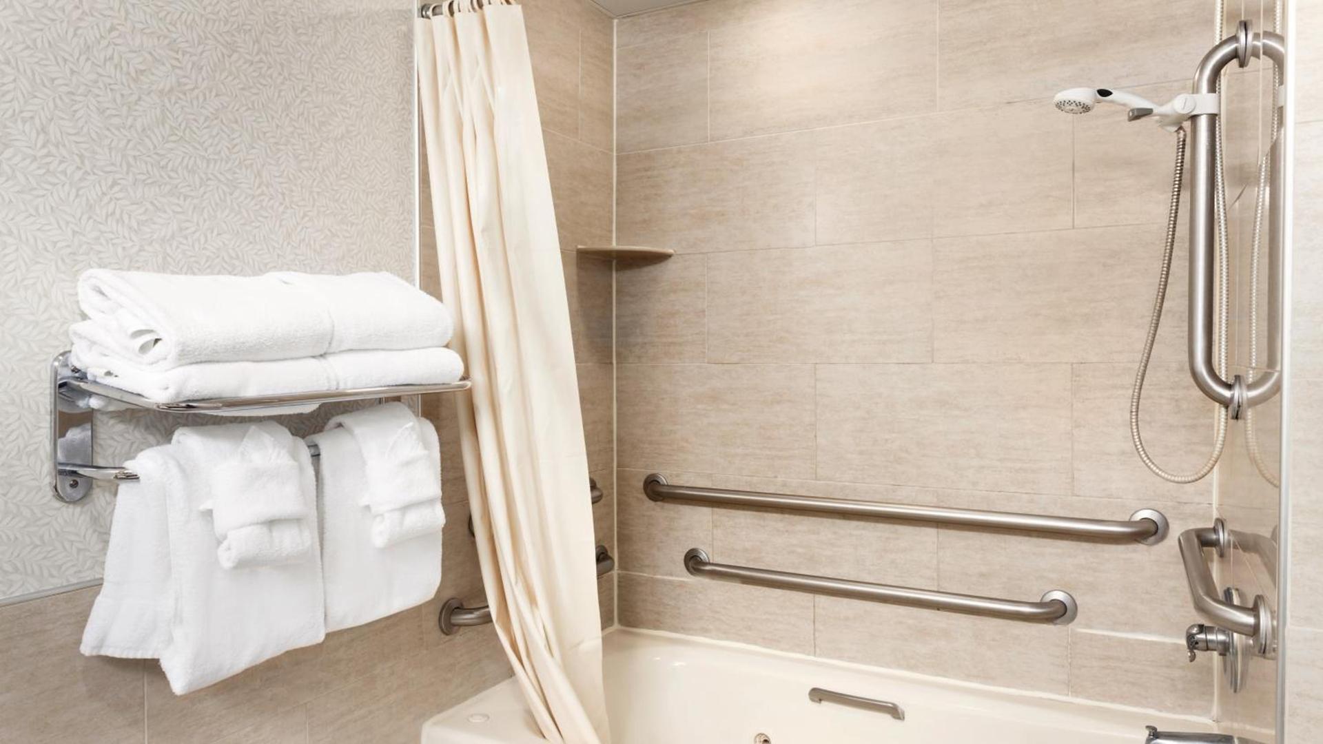 Holiday Inn & Suites Ocean City by IHG photo 6