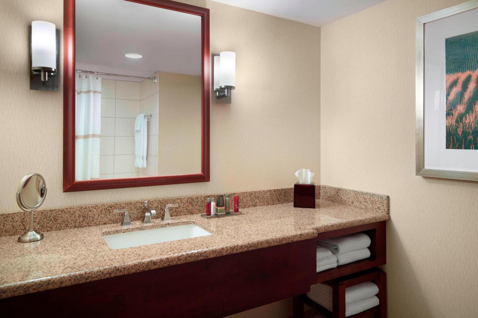 Marriott Bloomington Normal Hotel and Conference Center photo 33