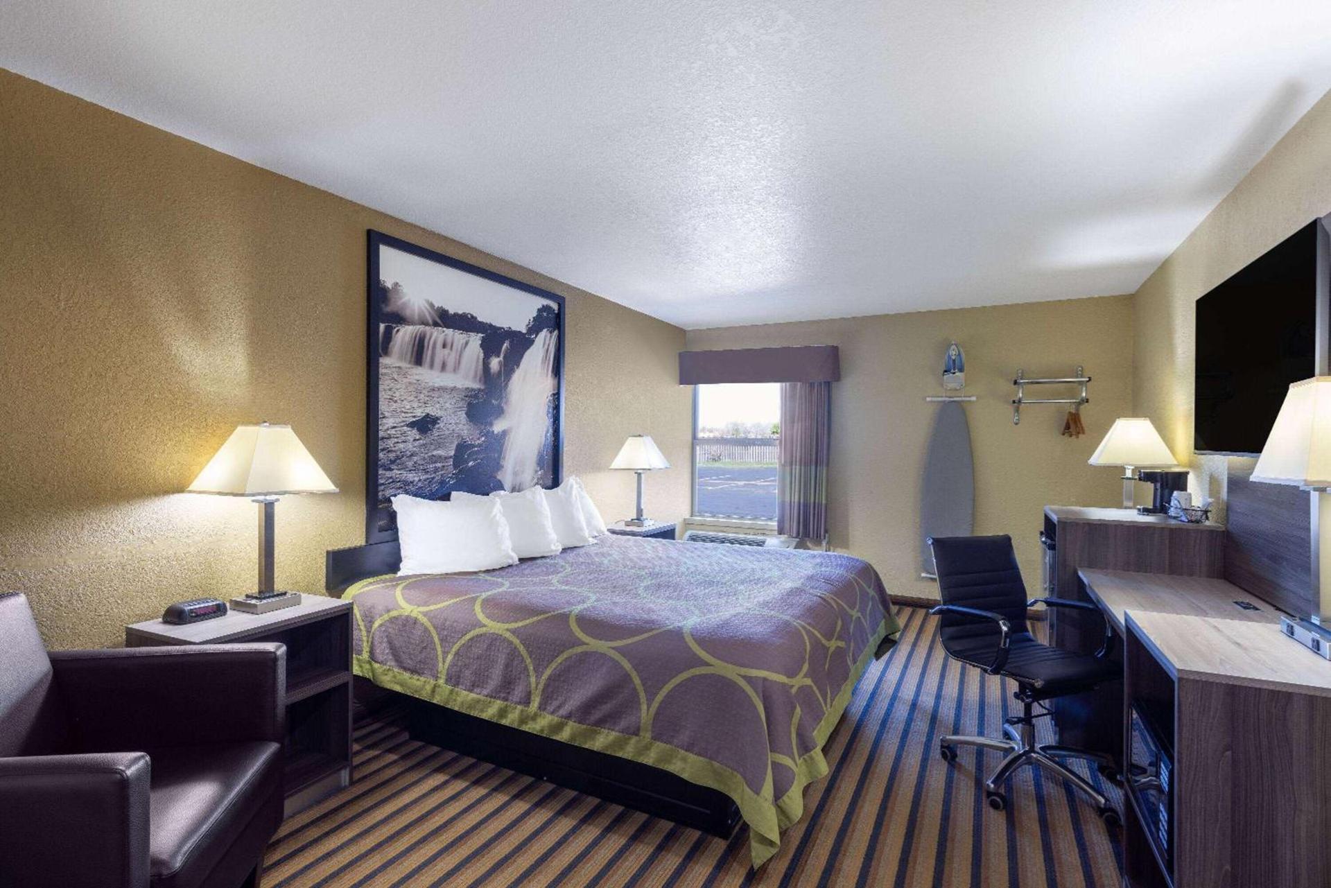 Super 8 by Wyndham Nixa/Springfield Area photo 13