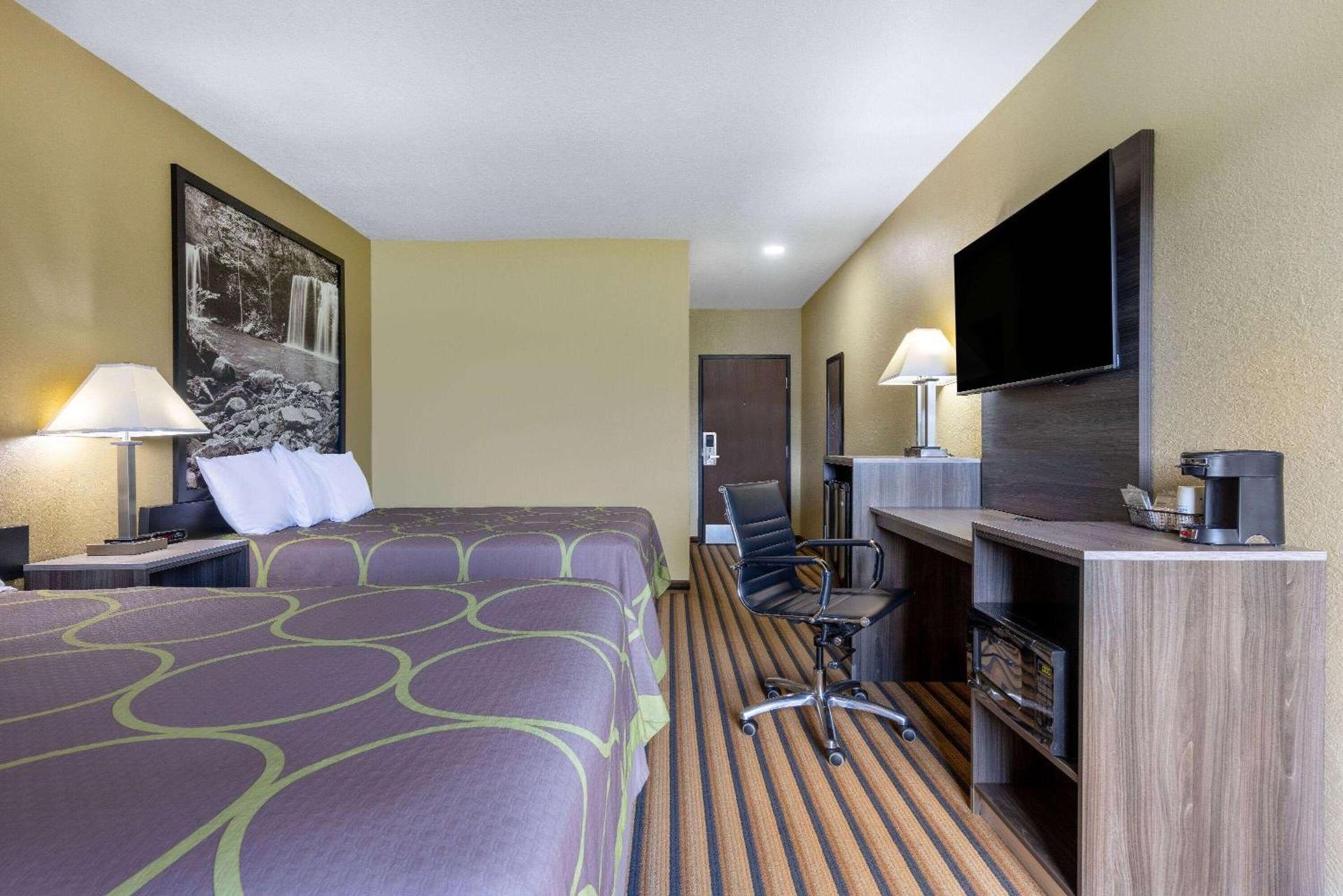 Super 8 by Wyndham Nixa/Springfield Area photo 18