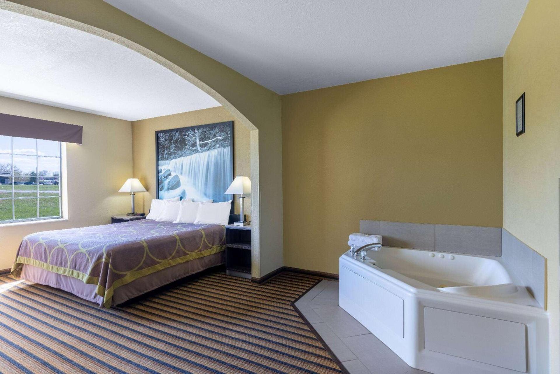 Super 8 by Wyndham Nixa/Springfield Area photo 22