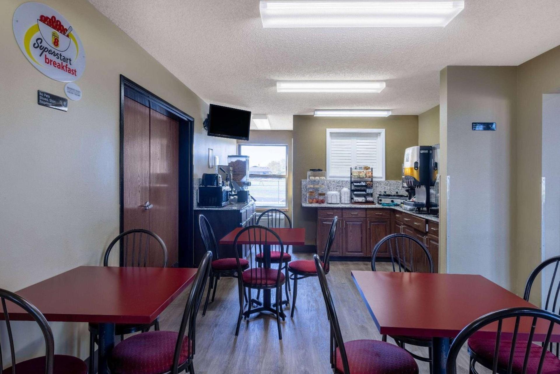 Super 8 by Wyndham Nixa/Springfield Area photo 24
