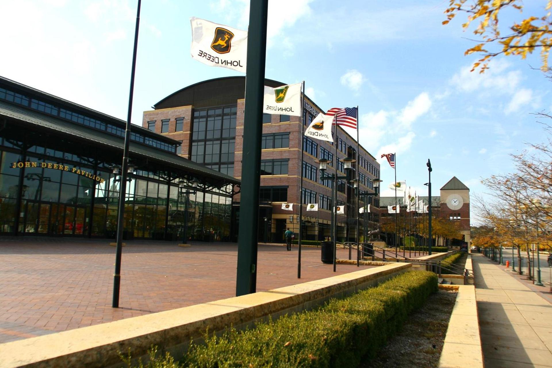 Wyndham Moline on John Deere Commons photo 16