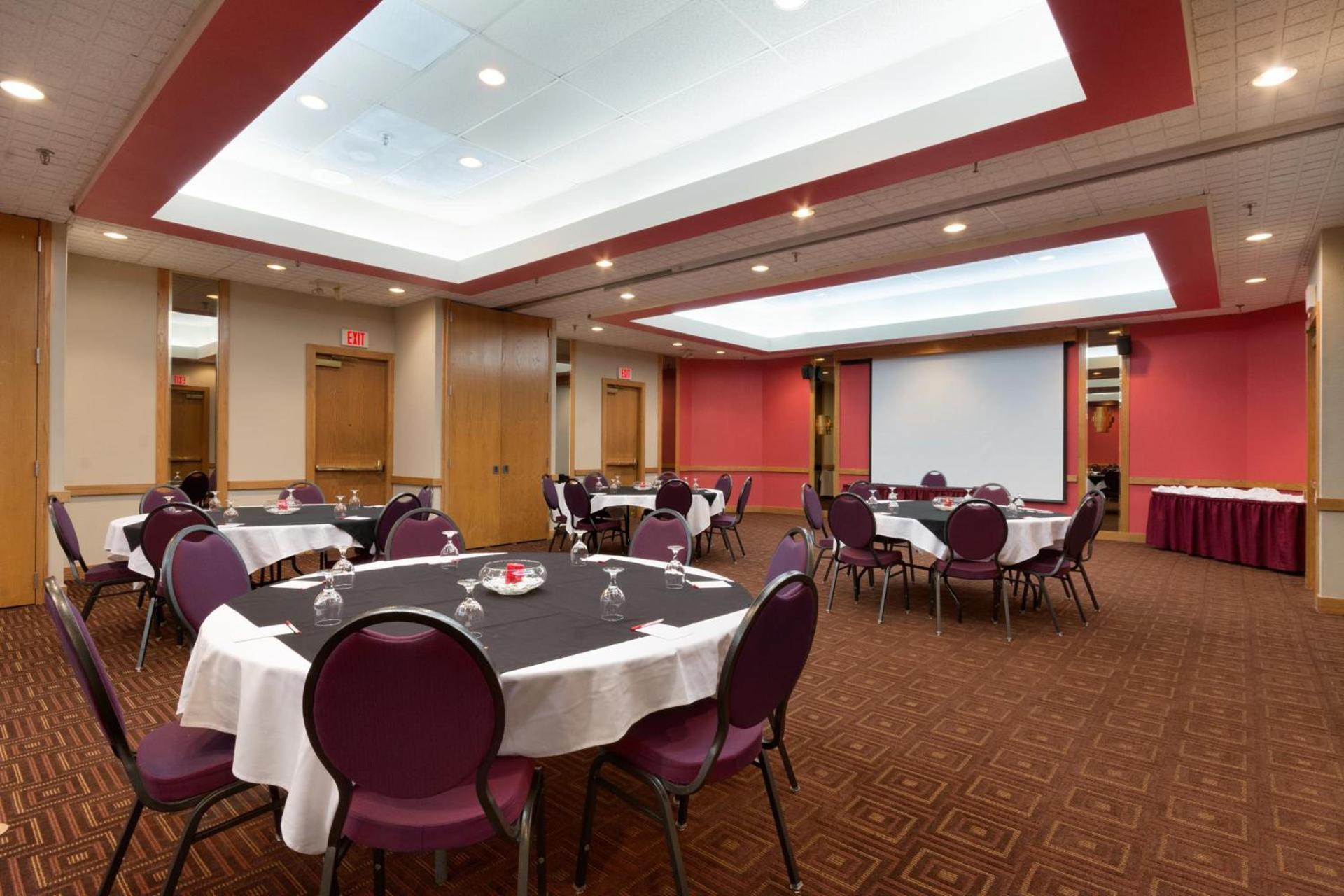 Ramada by Wyndham Raleigh photo 39