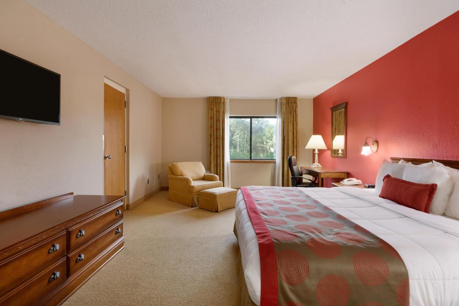 Ramada by Wyndham Raleigh photo 42