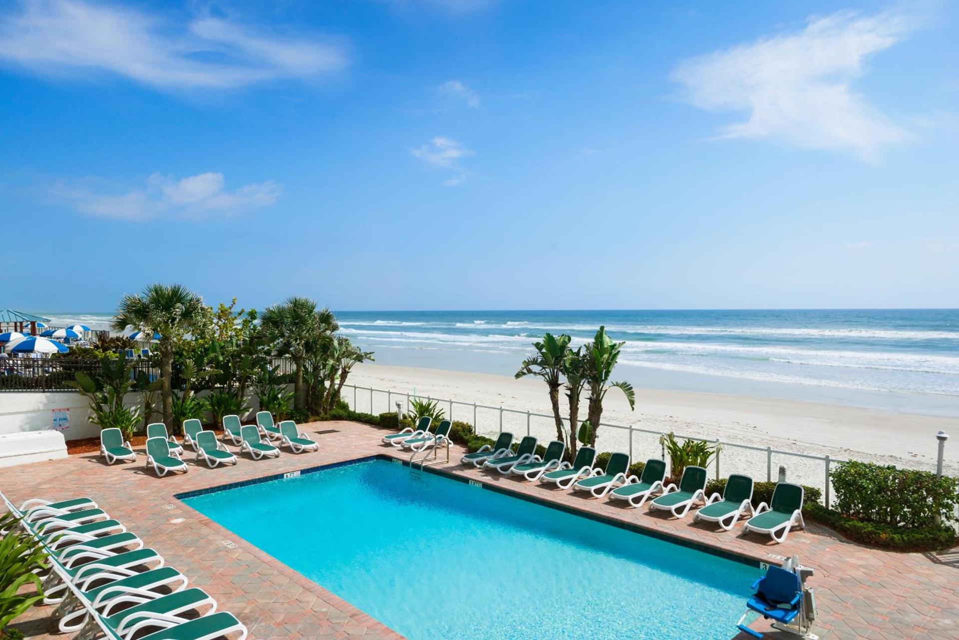 Days Inn by Wyndham Daytona Oceanfront photo 12