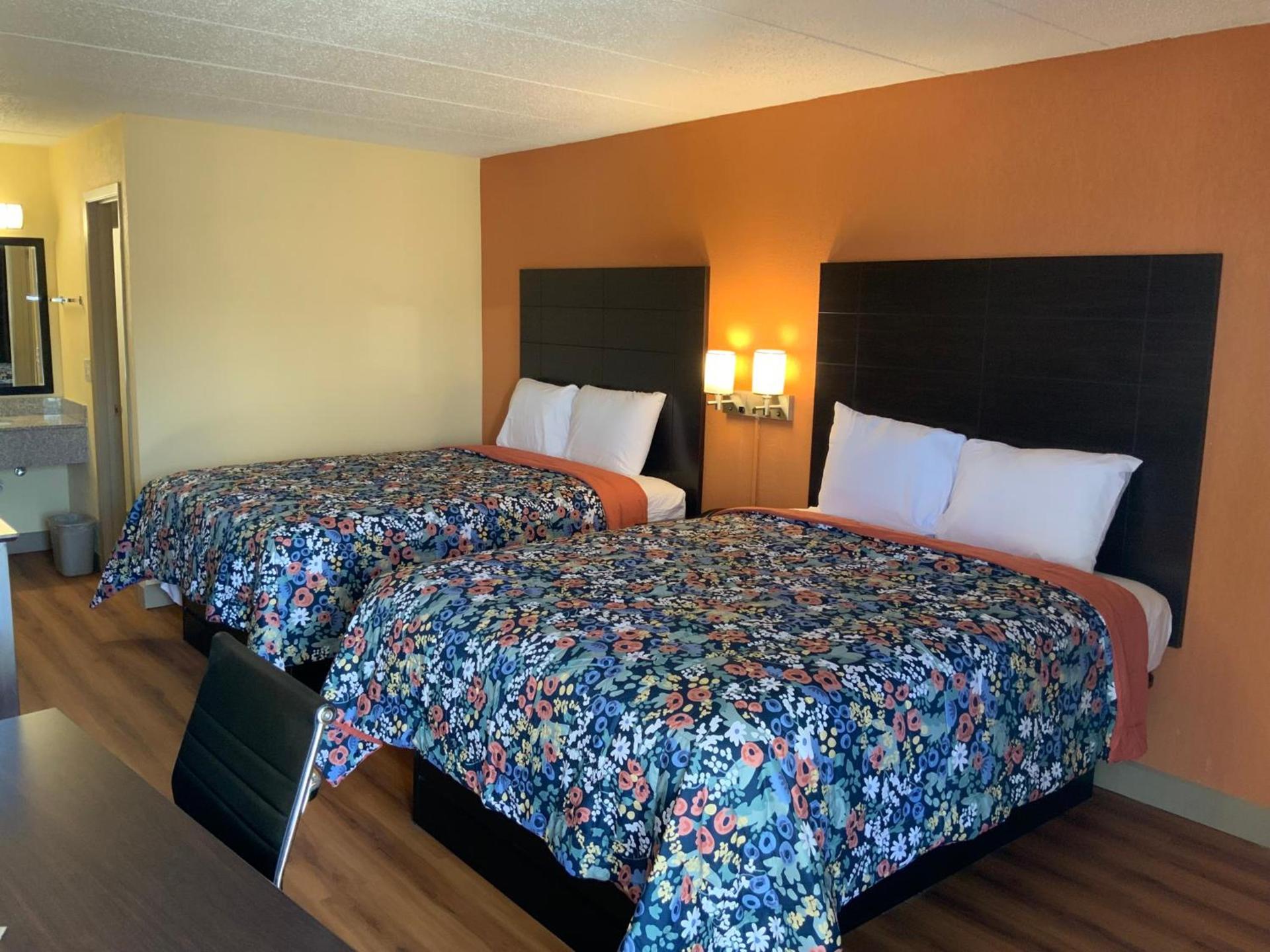 Days Inn by Wyndham Troy IL photo 11