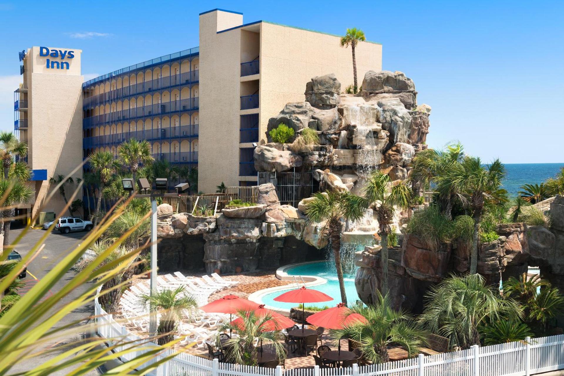 Days Inn by Wyndham Panama City Beach Beachfront Resort photo 12