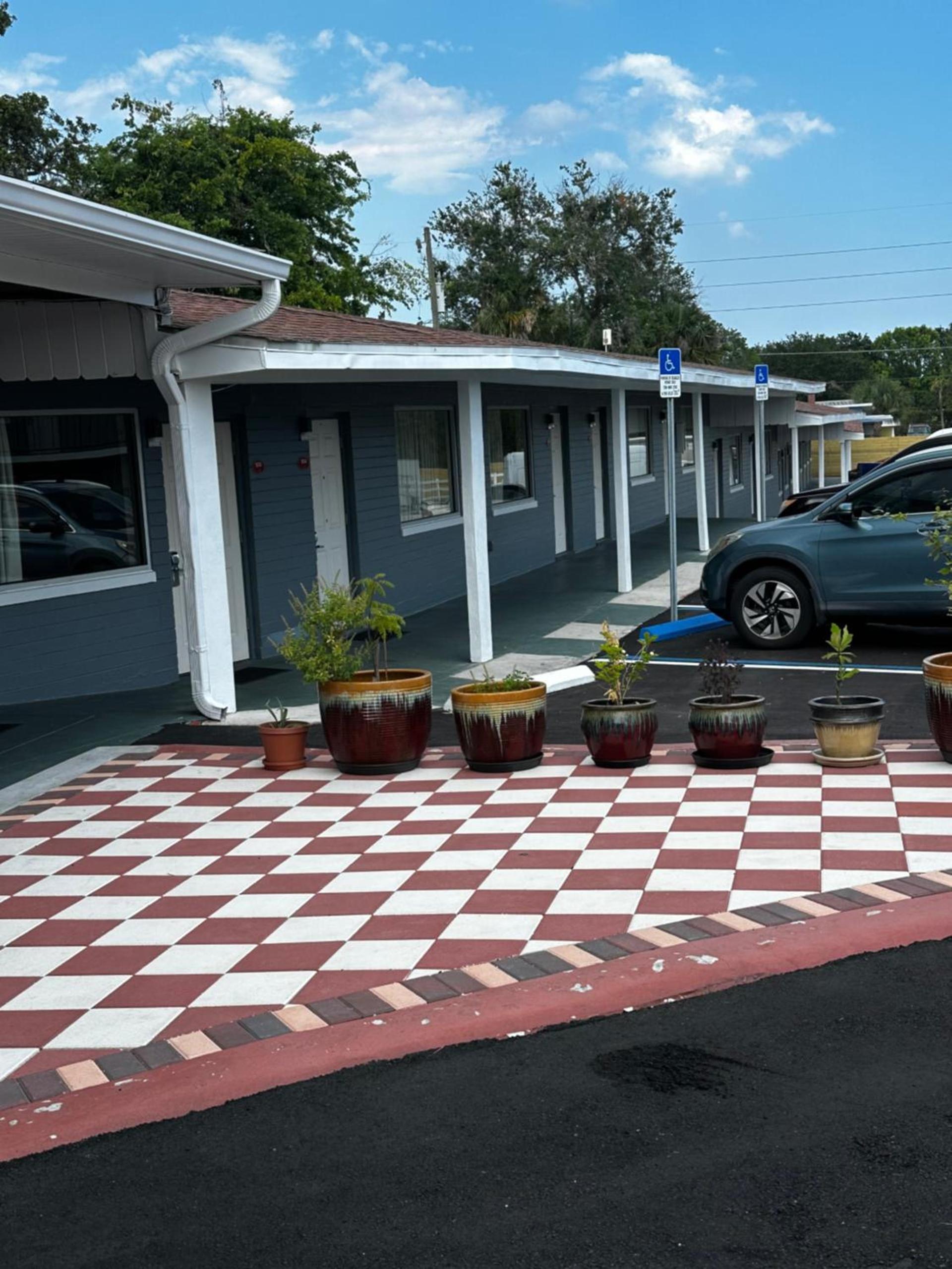 Red Carpet Inn Daytona Beach photo 26