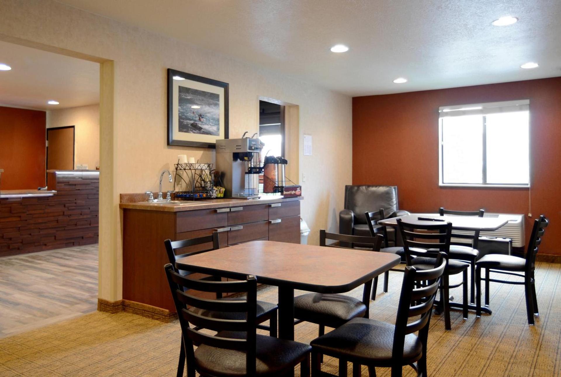My Place Hotel-Fort Pierre, SD photo 8