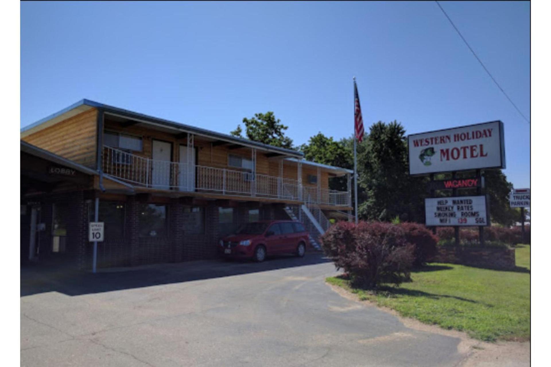 Love Hotels Western Holiday by OYO at Harlan Lake NE photo 1