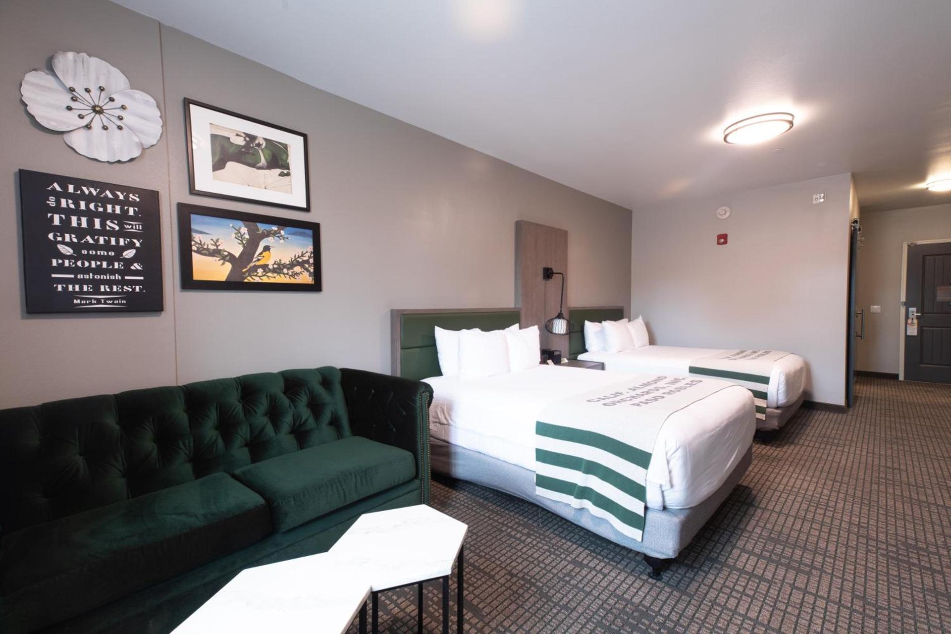 Oxford Suites Paso Robles photo 32