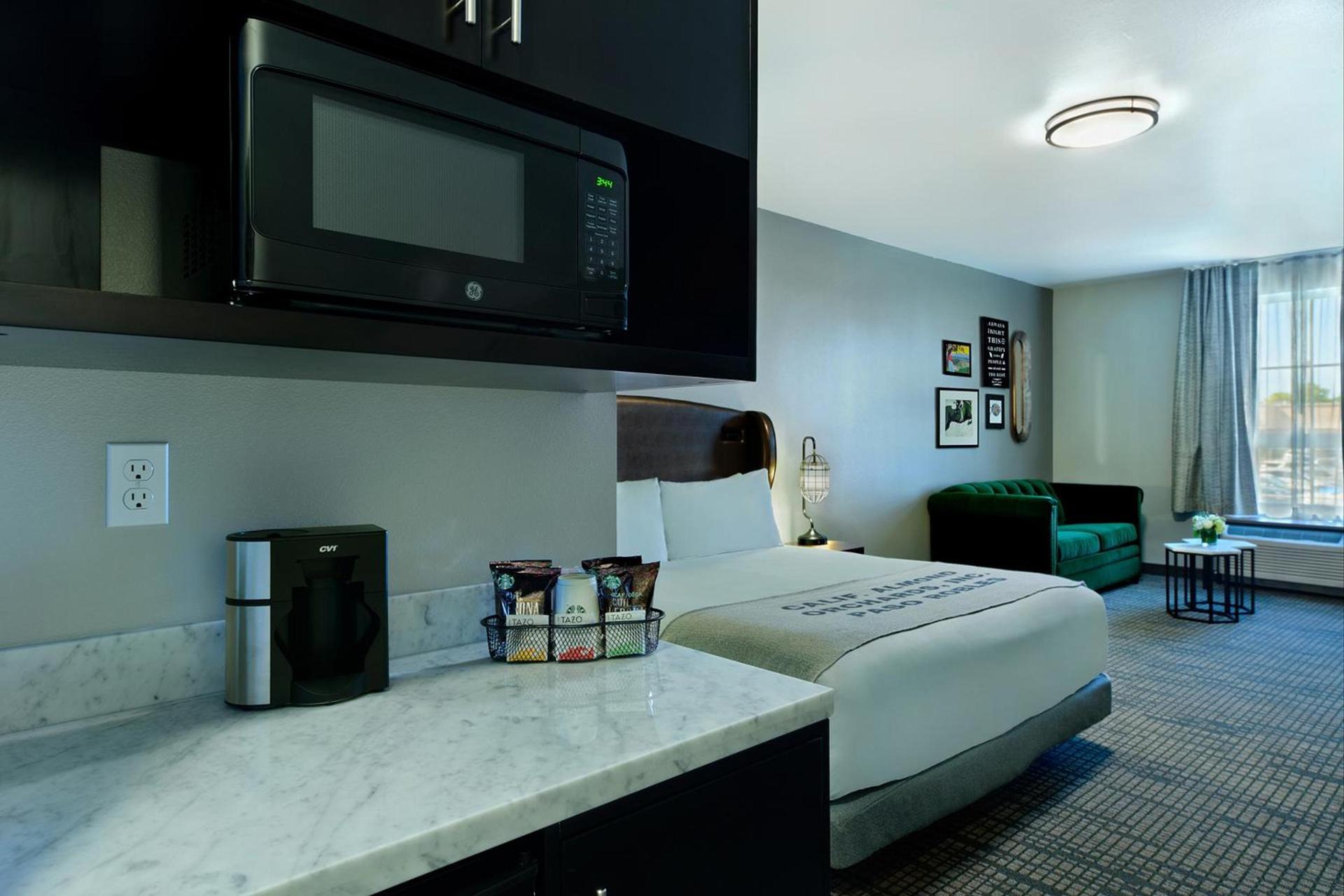 Oxford Suites Paso Robles photo 41