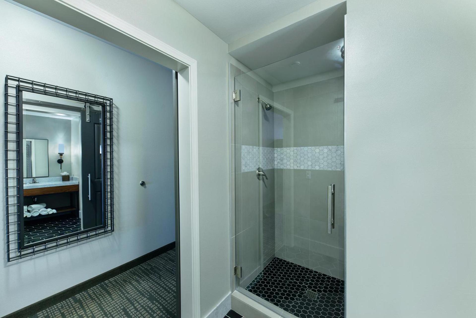Oxford Suites Paso Robles photo 40