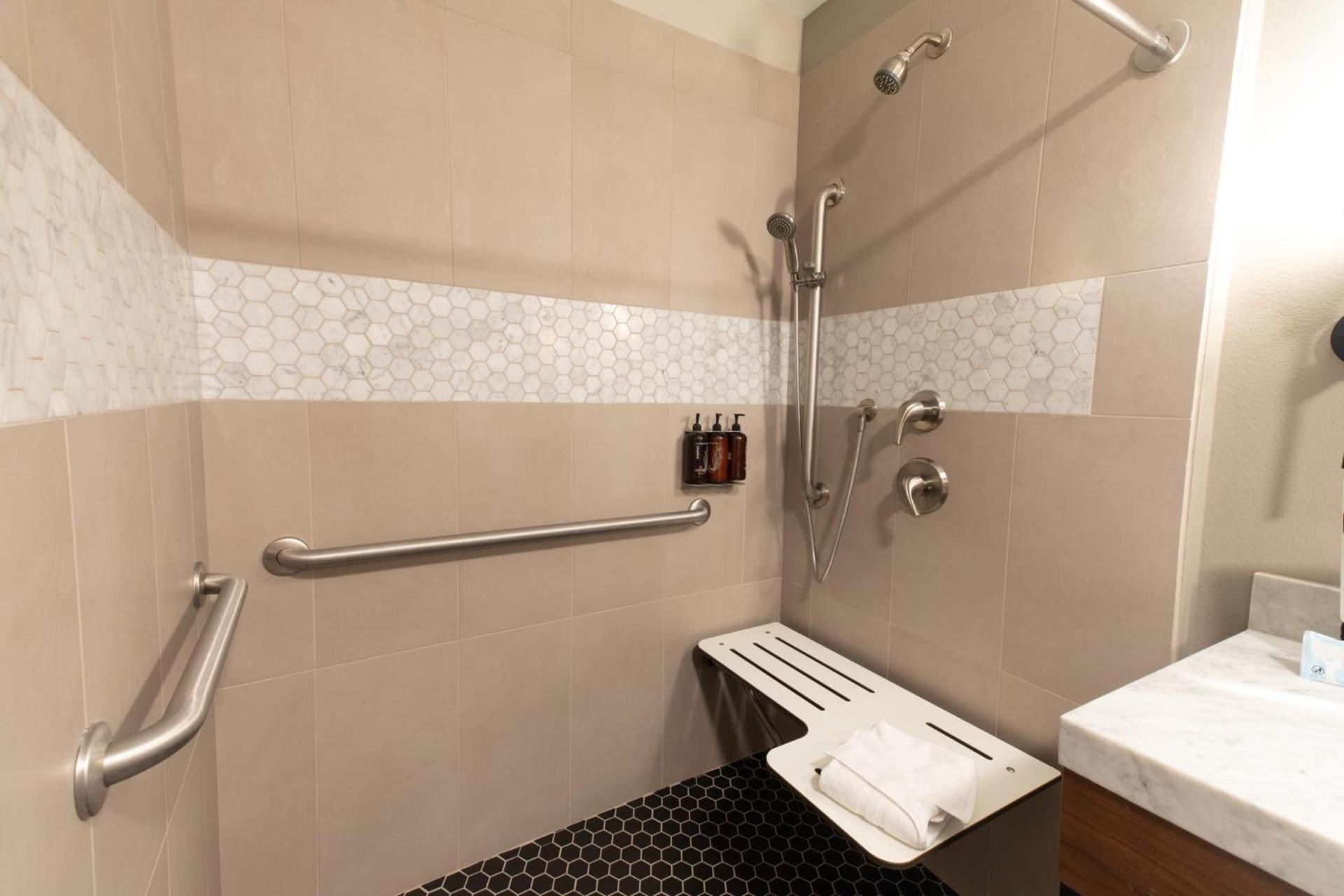 Oxford Suites Paso Robles photo 44