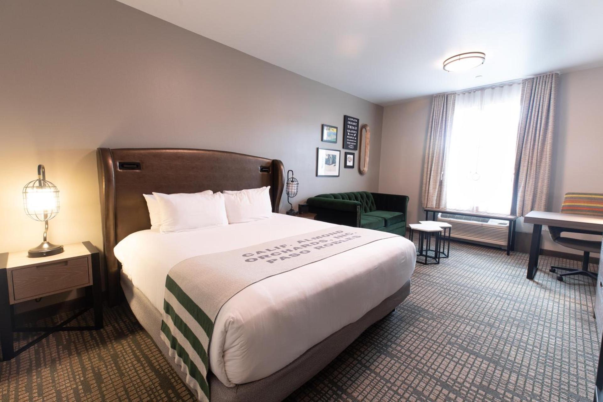 Oxford Suites Paso Robles photo 43