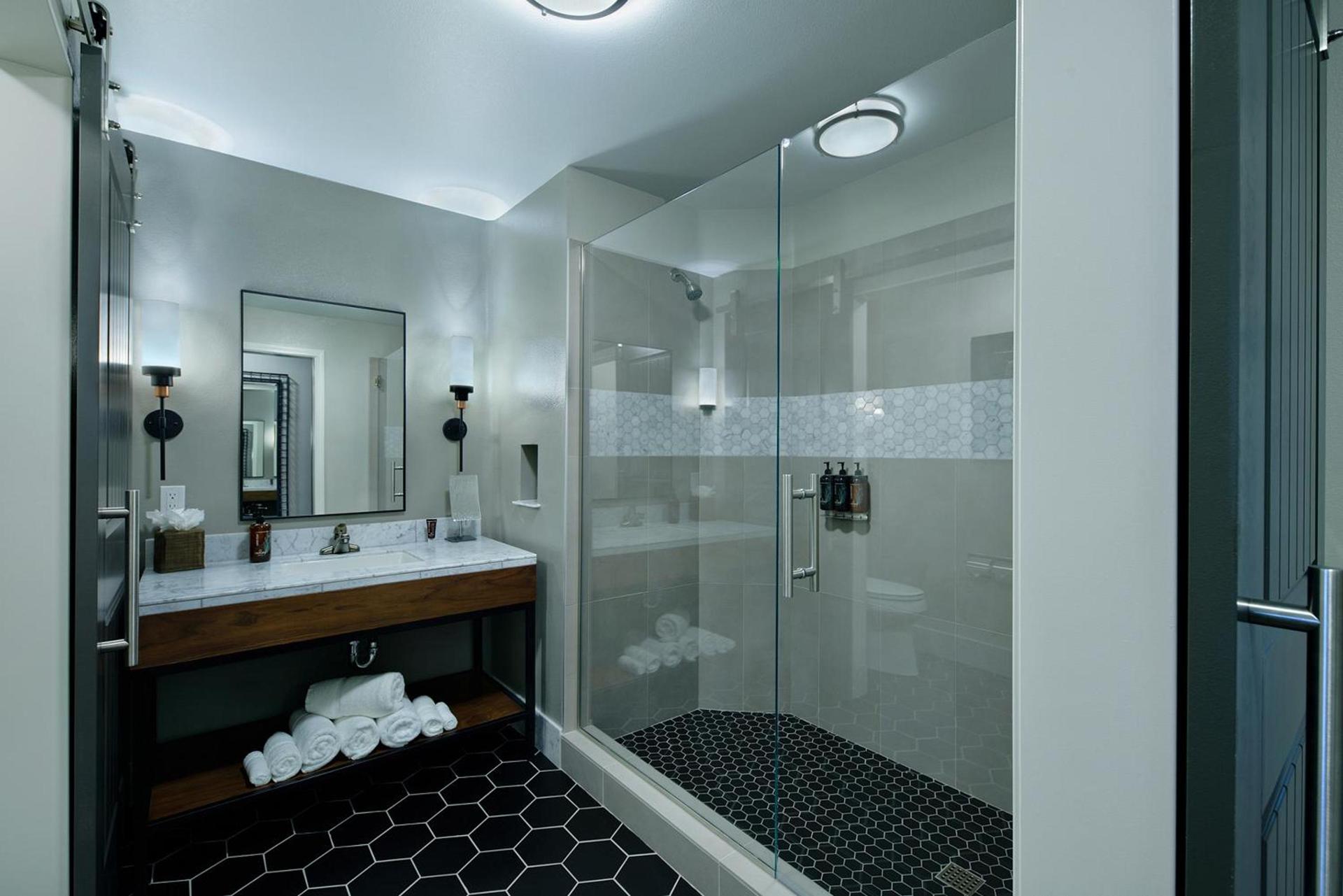 Oxford Suites Paso Robles photo 53
