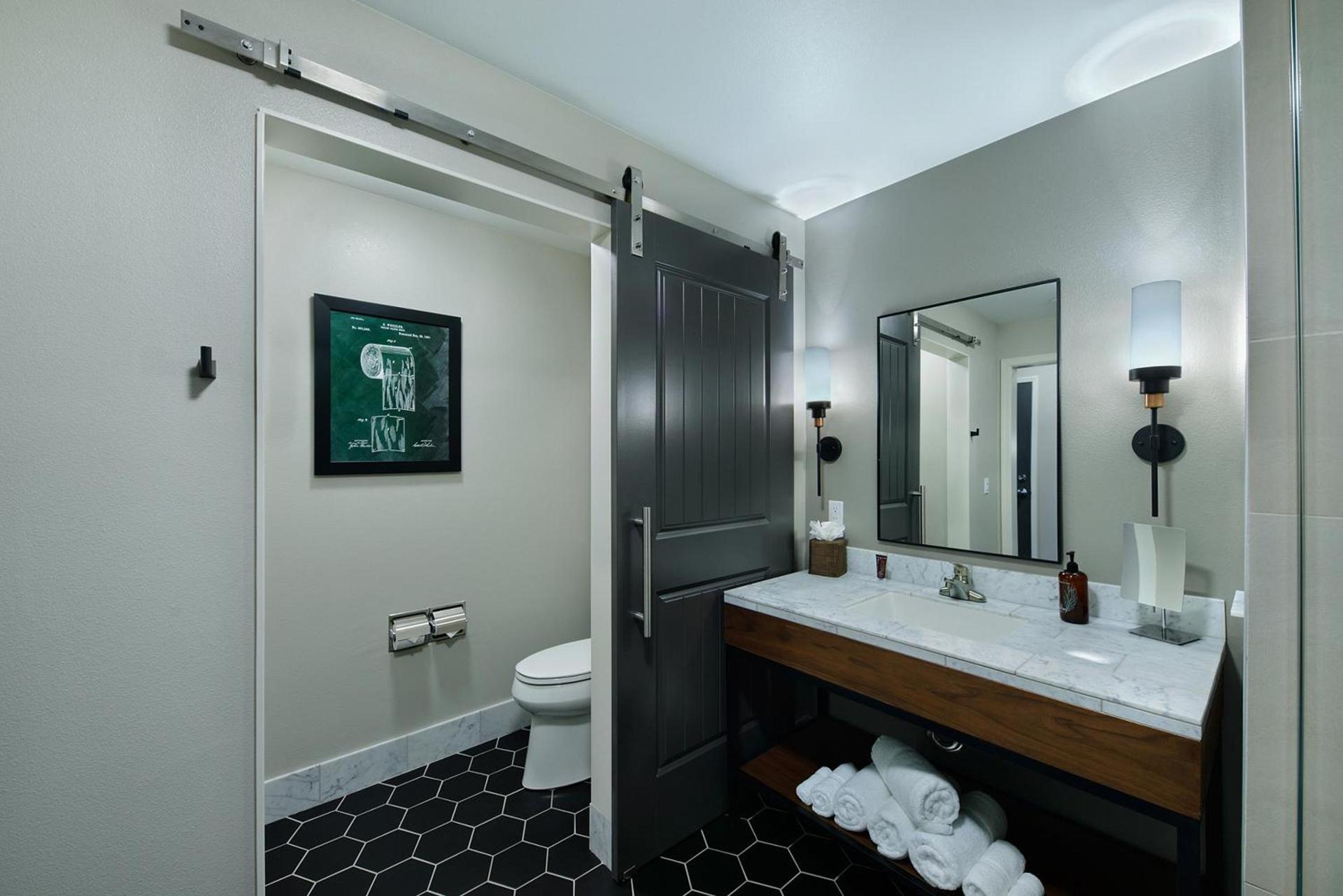 Oxford Suites Paso Robles photo 52