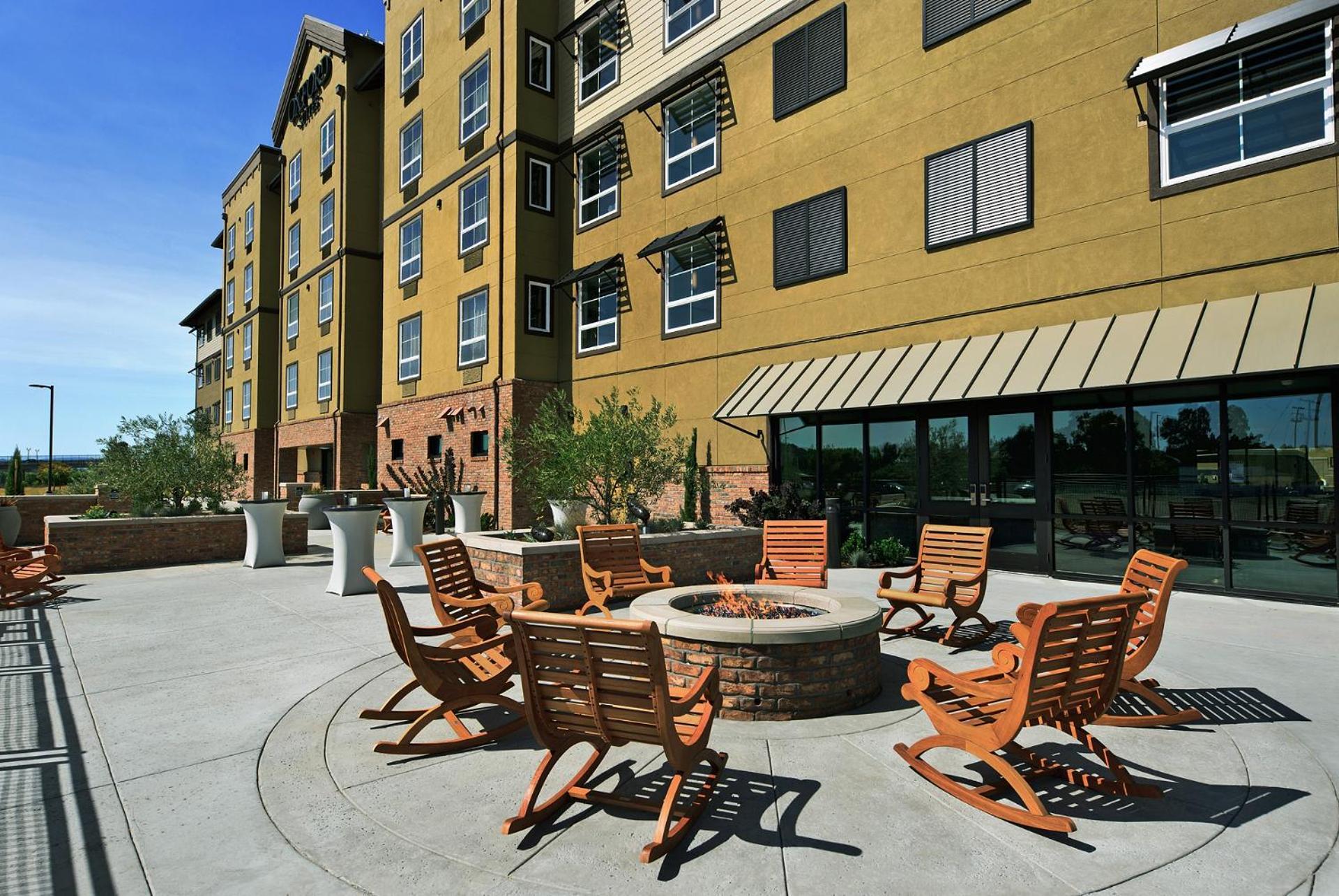 Oxford Suites Paso Robles photo 54