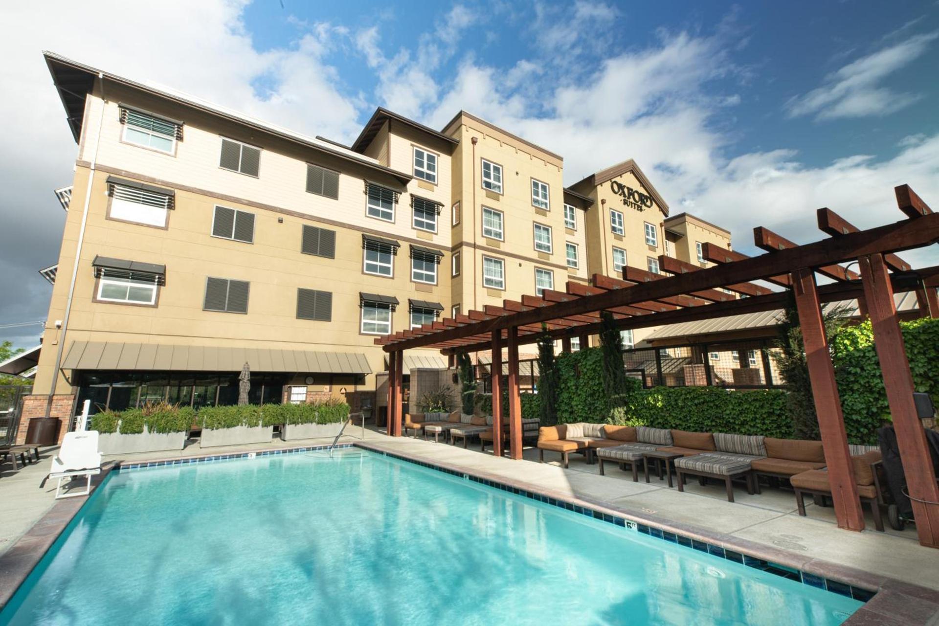 Oxford Suites Paso Robles photo 2