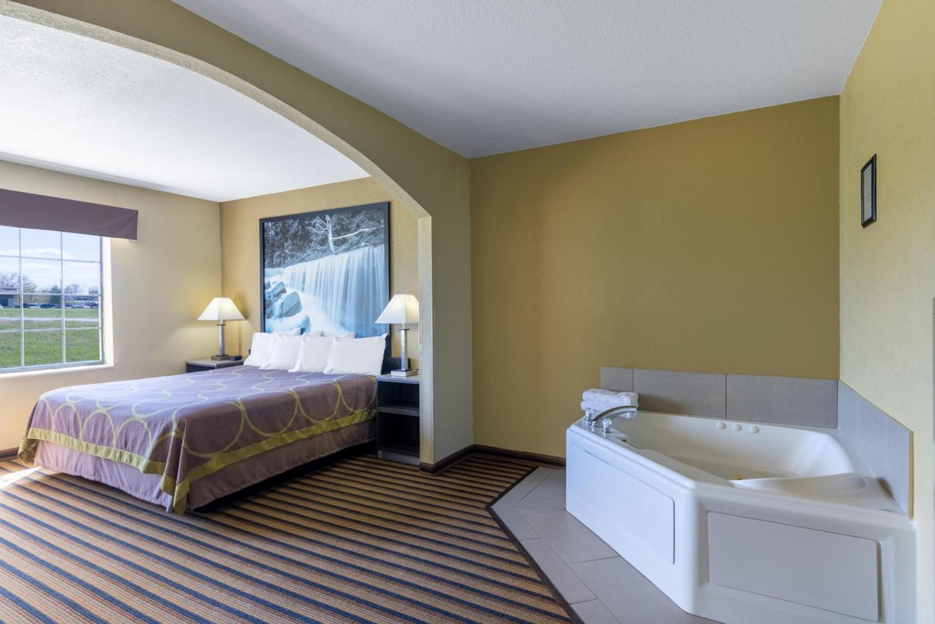 Super 8 by Wyndham Nixa/Springfield Area photo 41