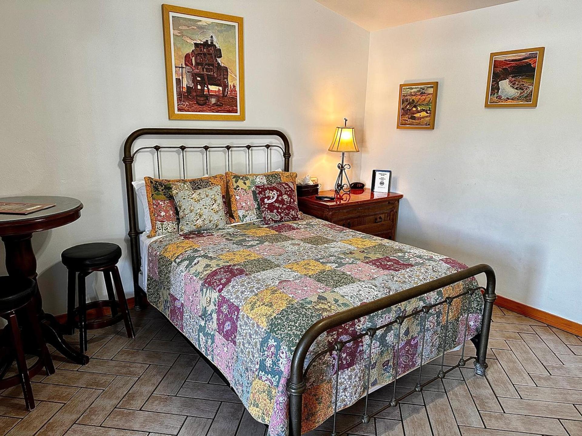 Buffalo Chip's Ranch House Motel photo 8