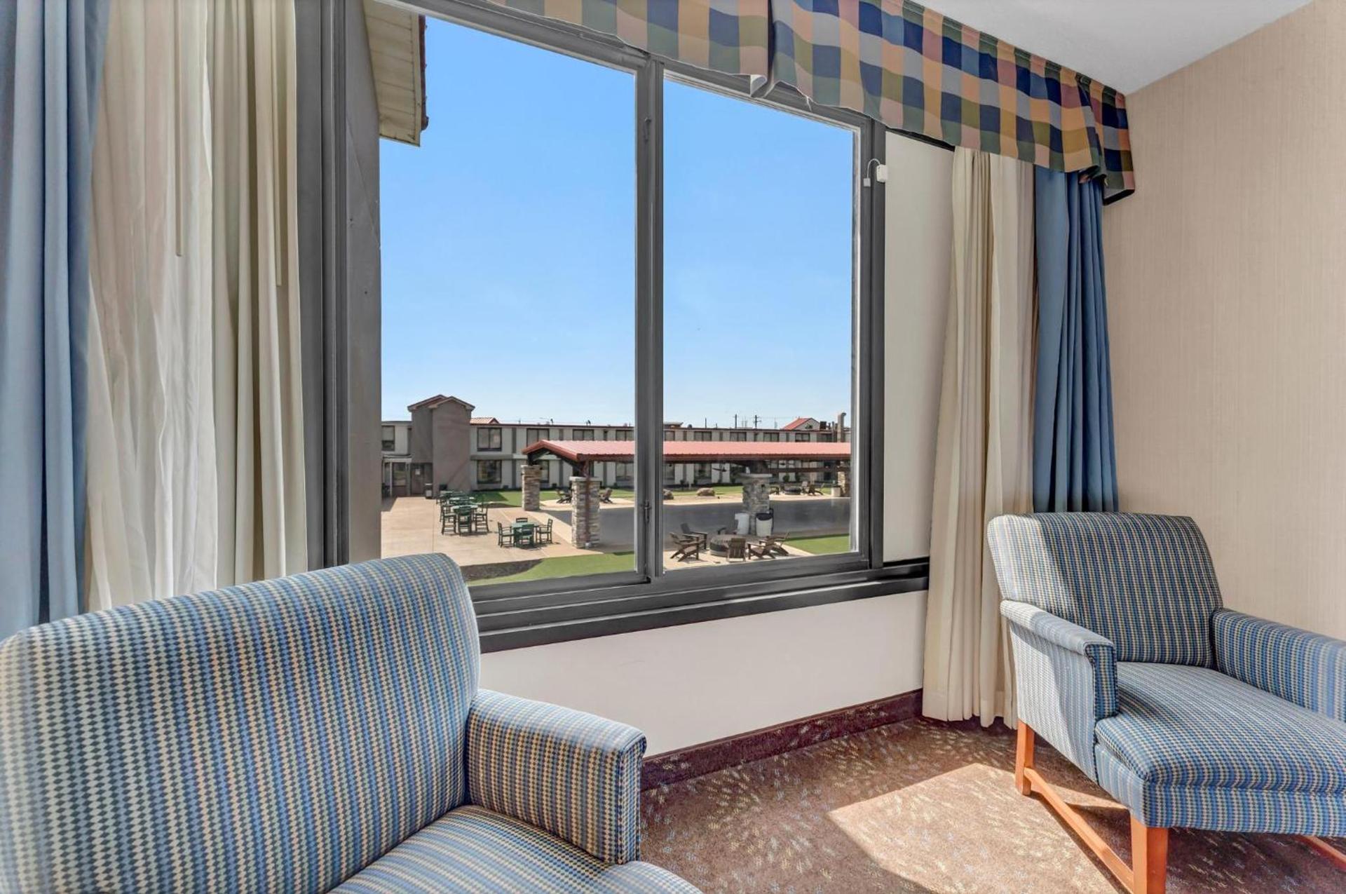 Buffalo Airport Hotel photo 95