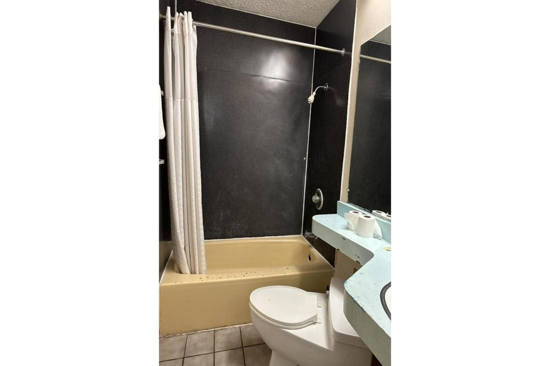 Campus Inn by Hotel O Gainesville - University Area photo 7