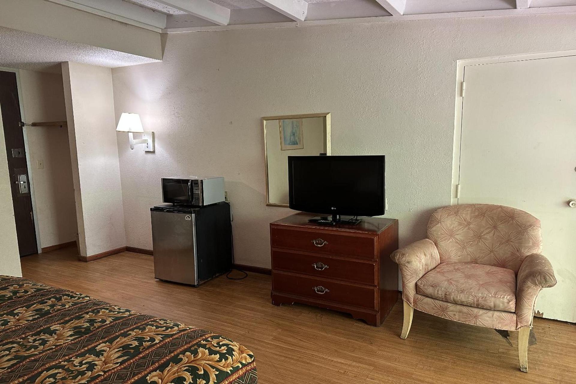 Campus Inn by Hotel O Gainesville - University Area photo 8