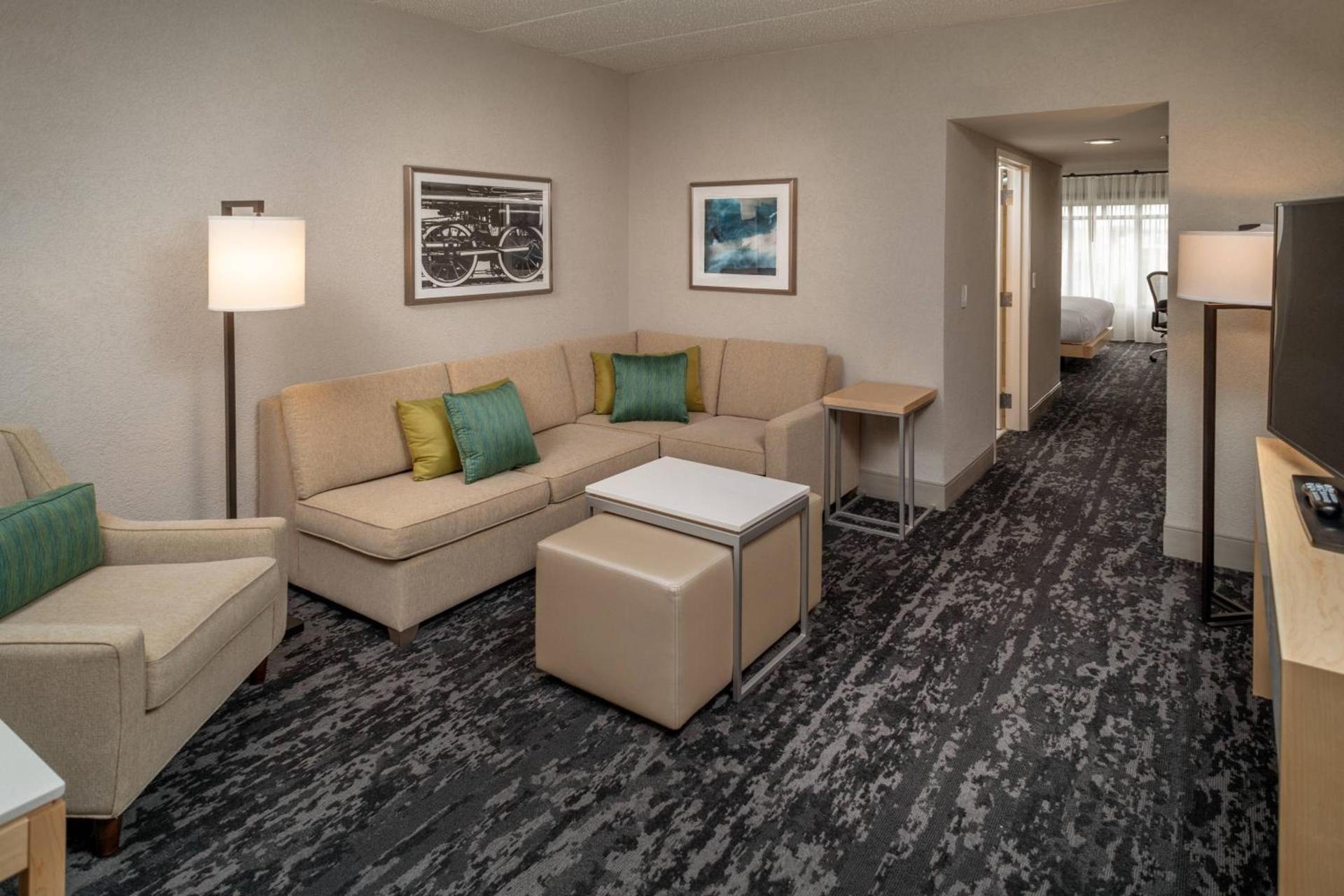 Delta Hotels by Marriott Huntington Downtown photo 12