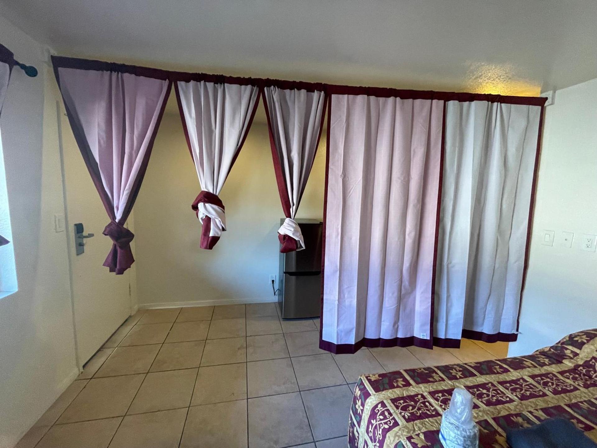 Crown Inn & Suites photo 18