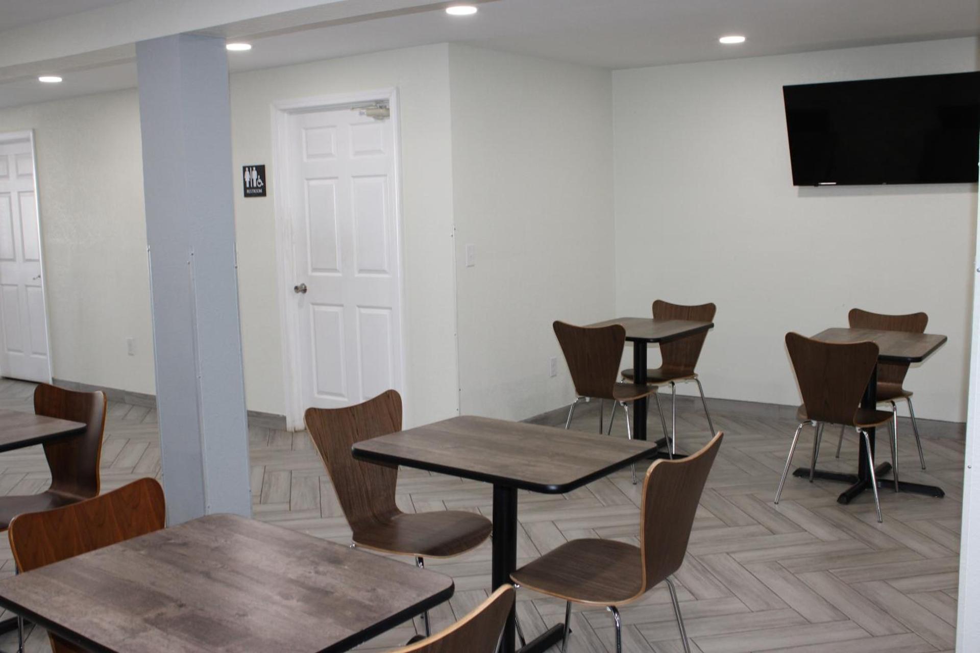 Baymont by Wyndham Morganton photo 10