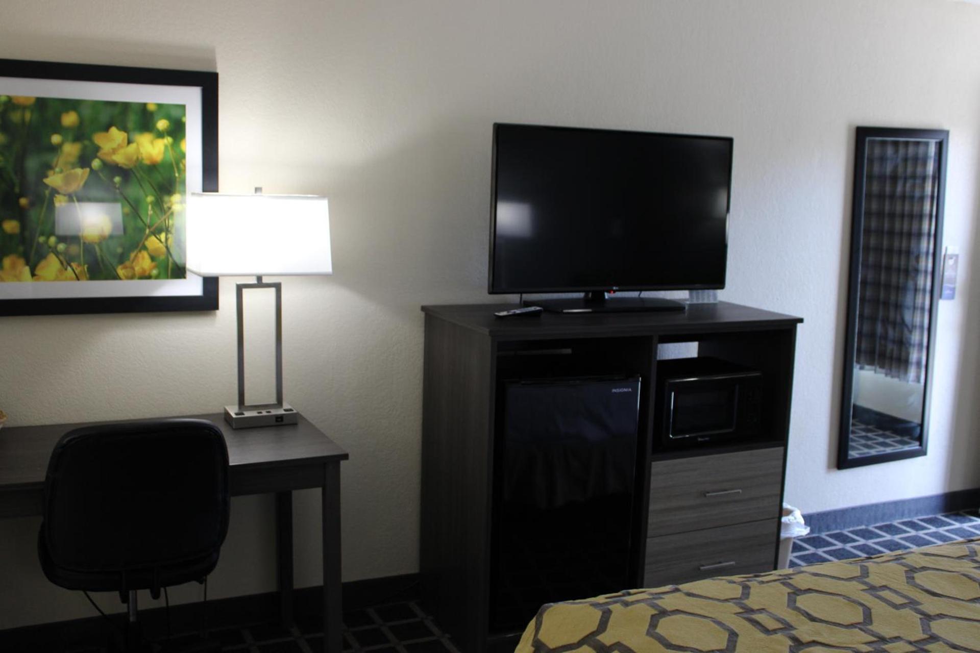 Baymont by Wyndham Morganton photo 14