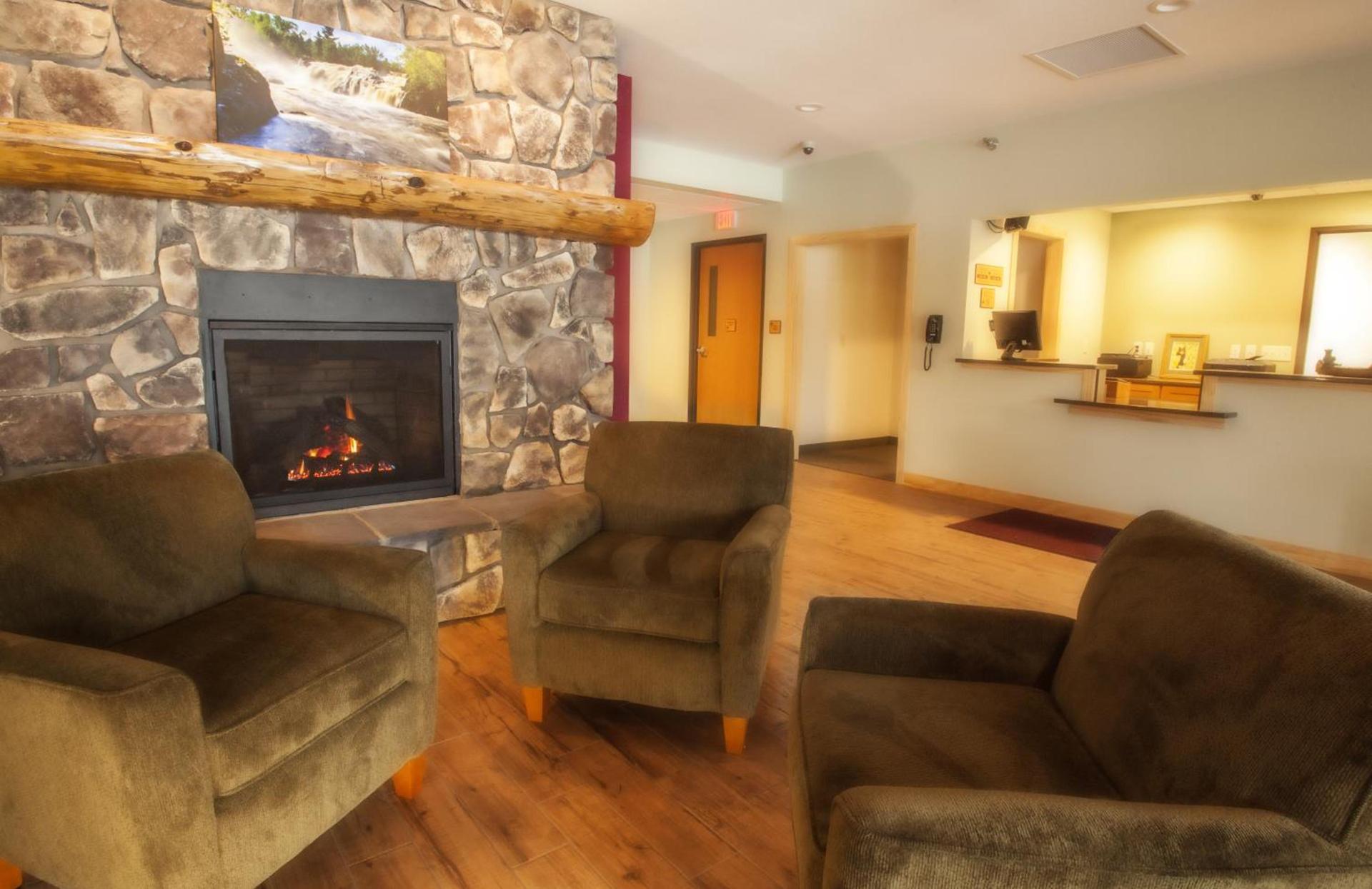 Junction Inn Suites & Conference Center photo 2