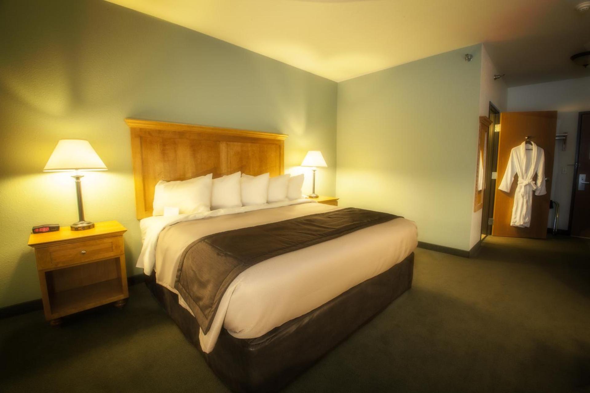Junction Inn Suites & Conference Center photo 7
