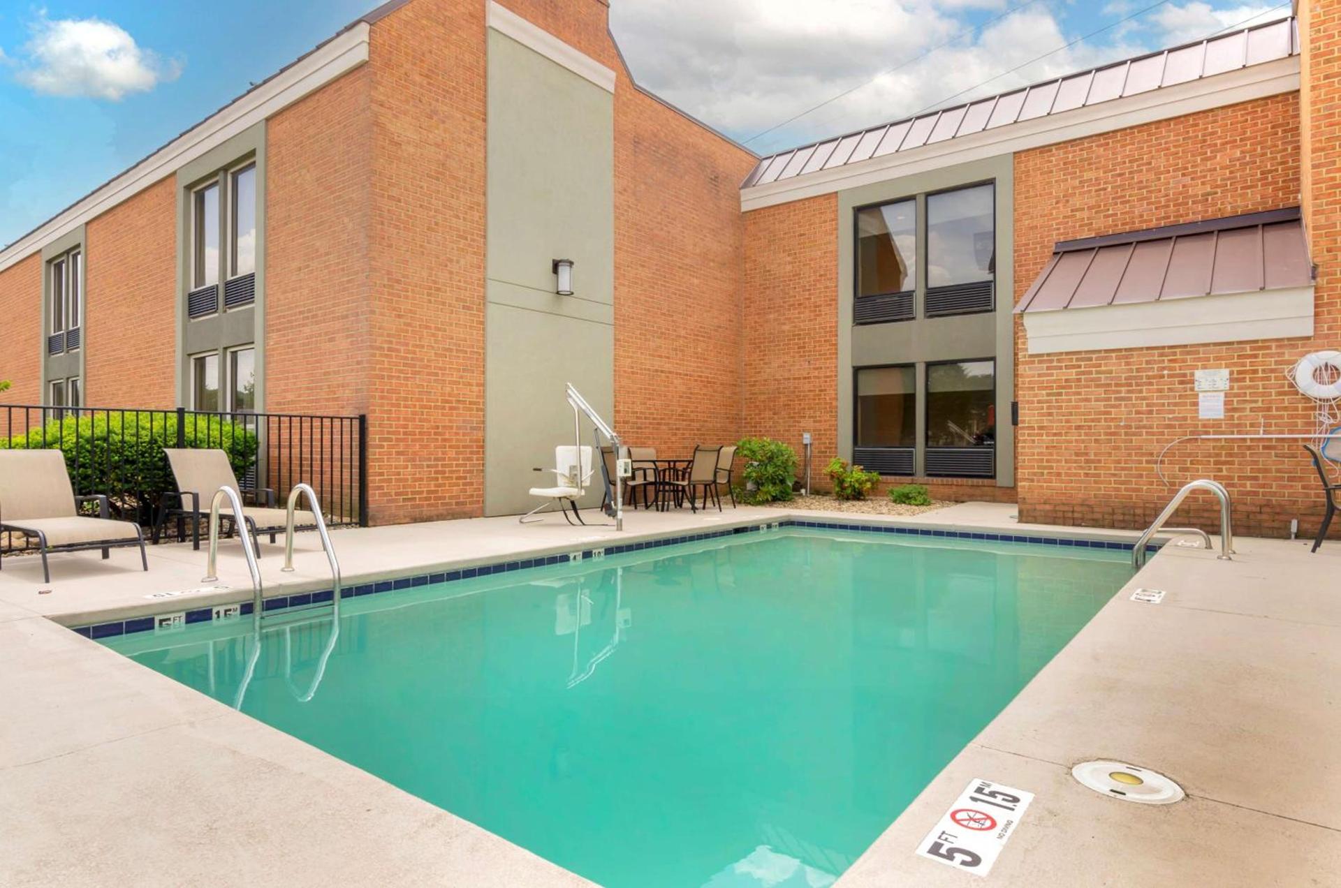 Best Western North Roanoke photo 10