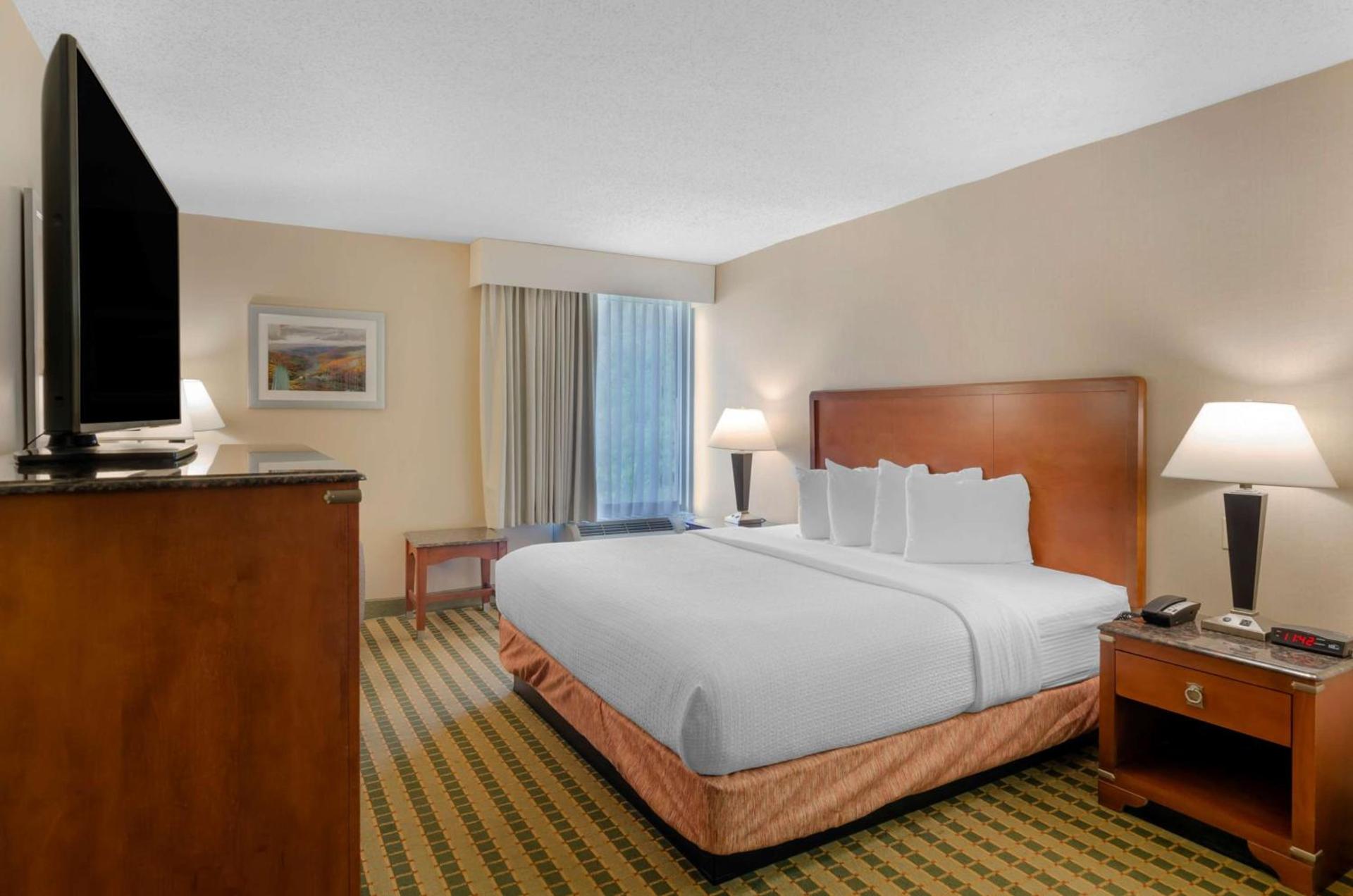 Best Western North Roanoke photo 12