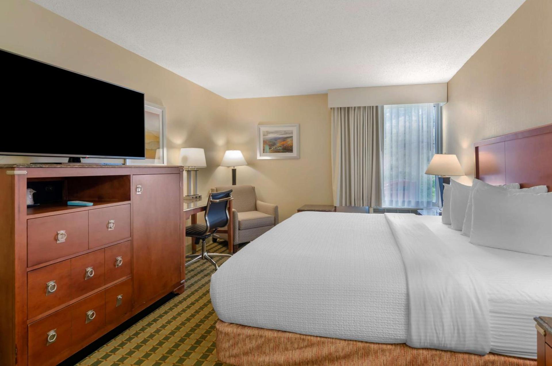 Best Western North Roanoke photo 2