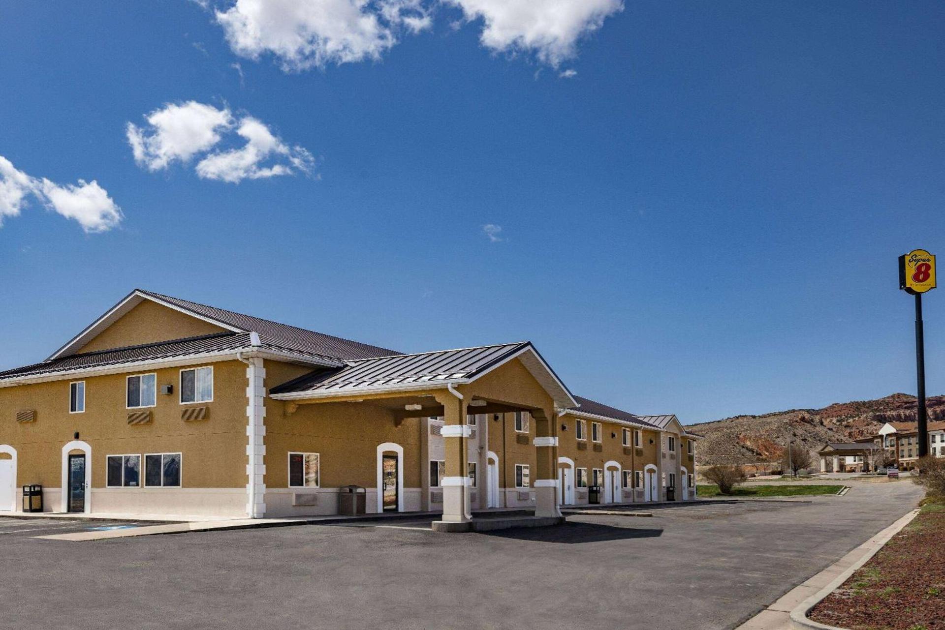 Super 8 by Wyndham Richfield UT photo 5