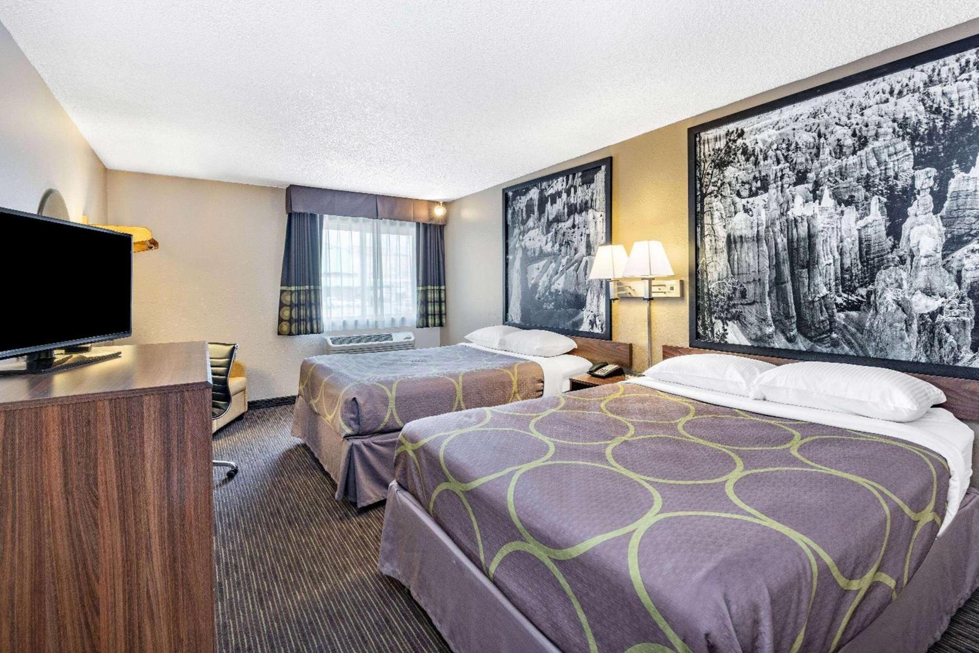 Super 8 by Wyndham Richfield UT photo 10
