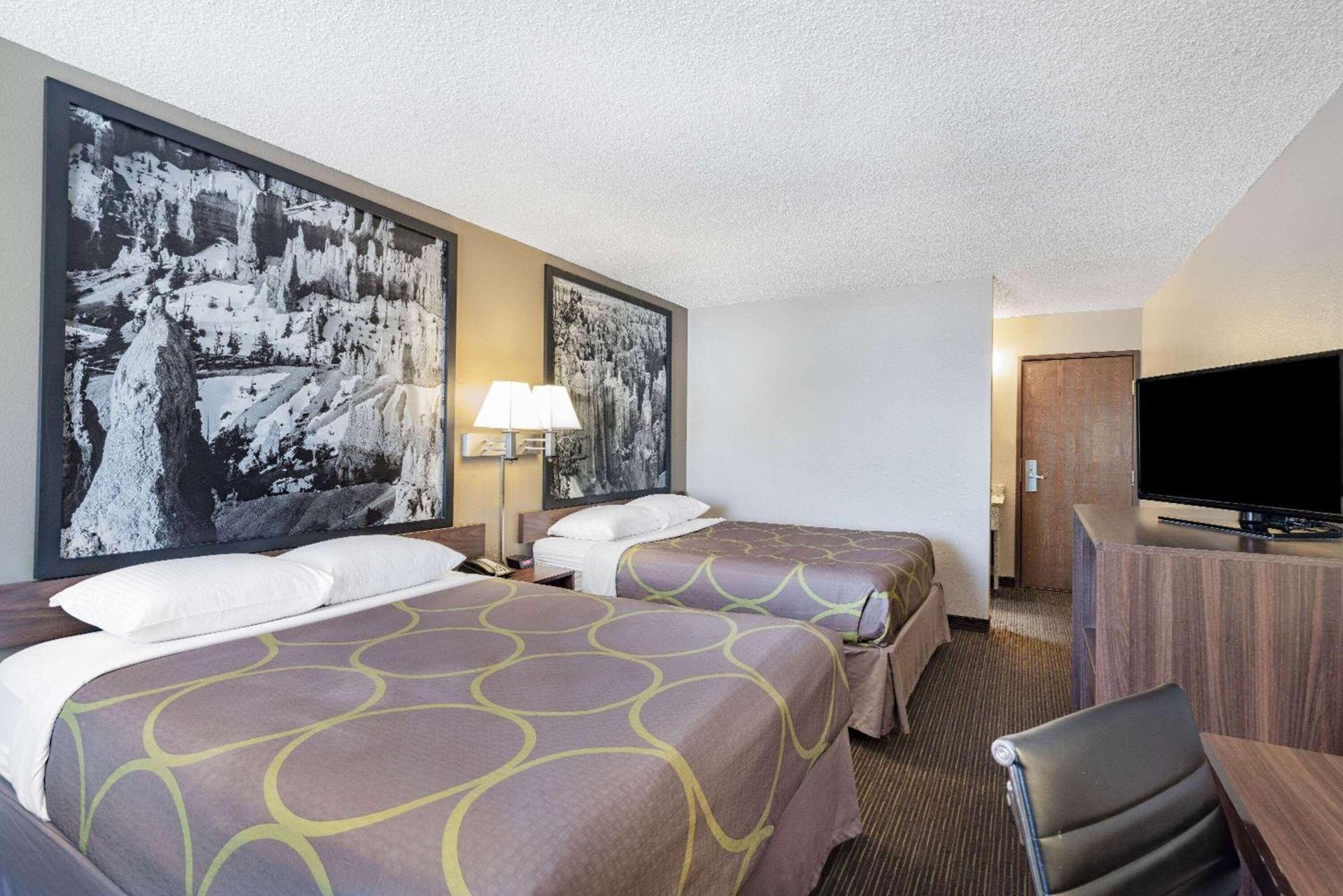 Super 8 by Wyndham Richfield UT photo 13