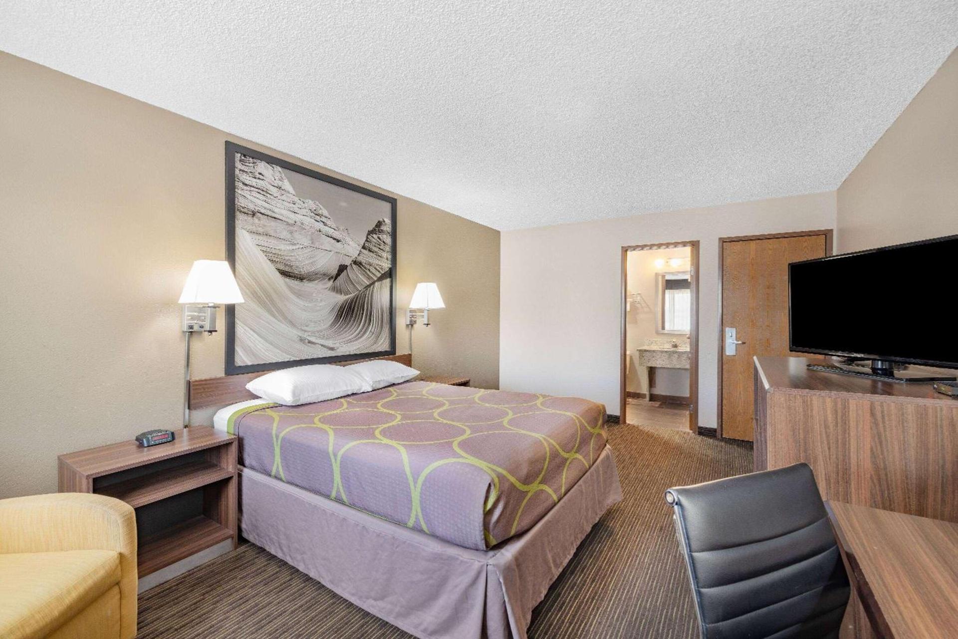 Super 8 by Wyndham Richfield UT photo 17