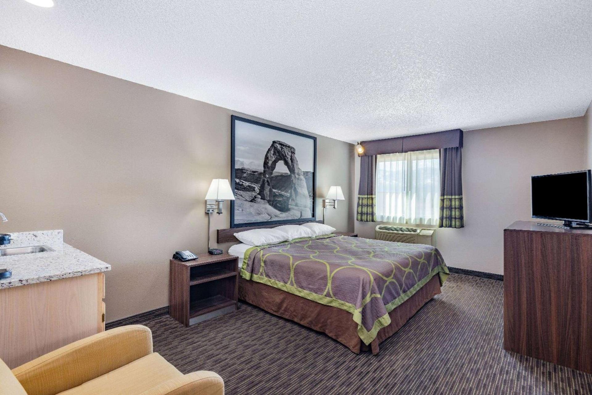 Super 8 by Wyndham Richfield UT photo 21