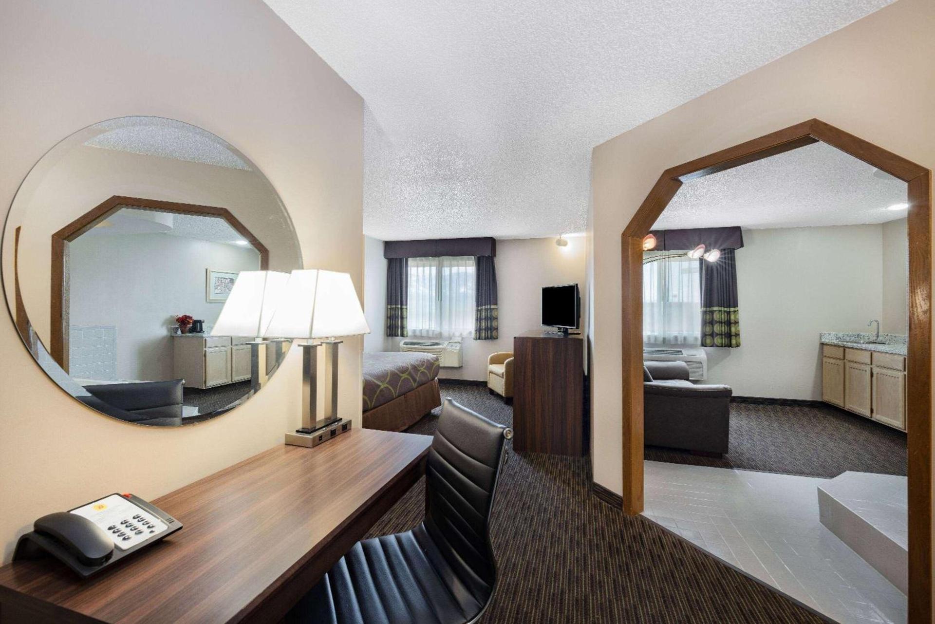 Super 8 by Wyndham Richfield UT photo 22