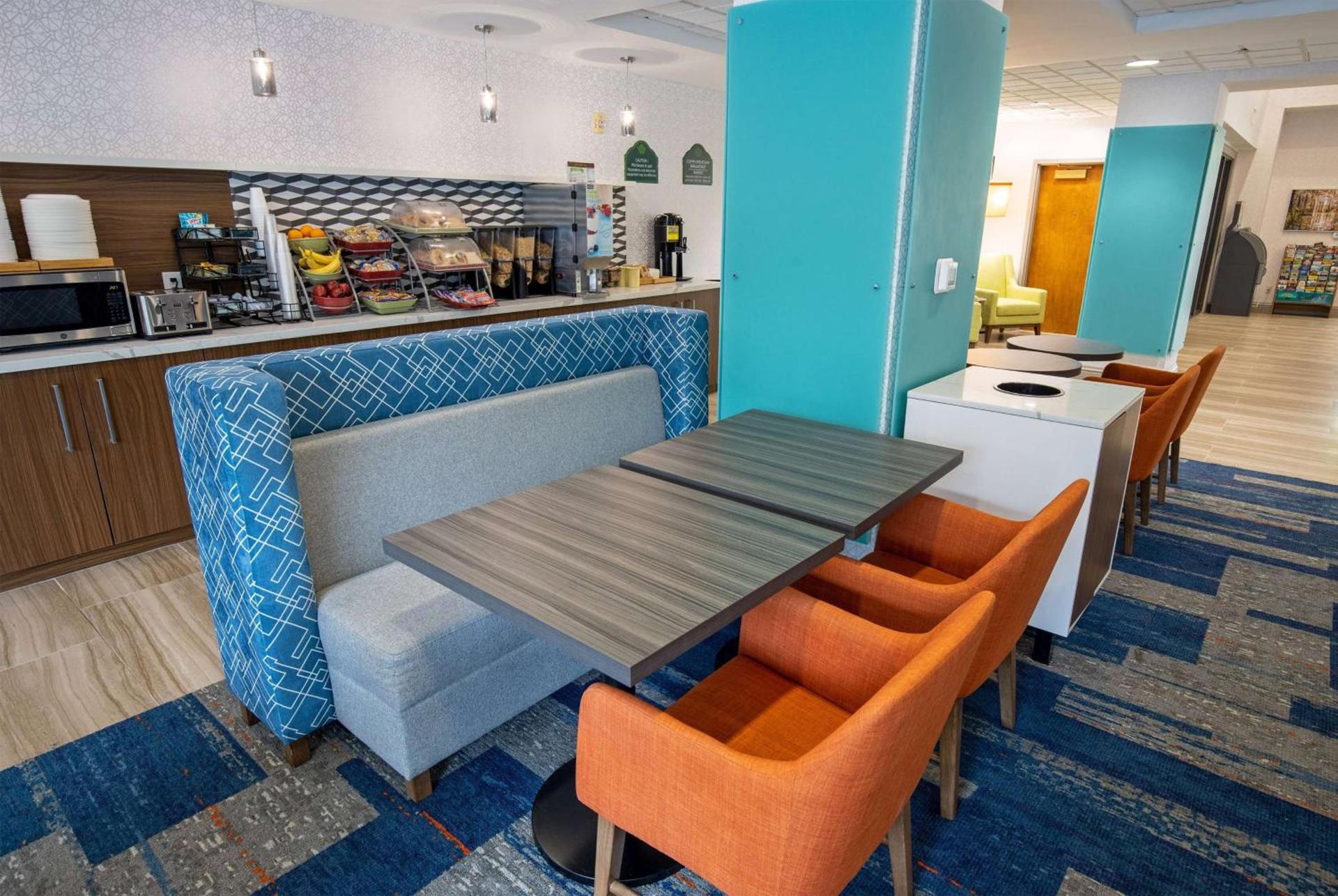 Wingate by Wyndham Lafayette Airport photo 22