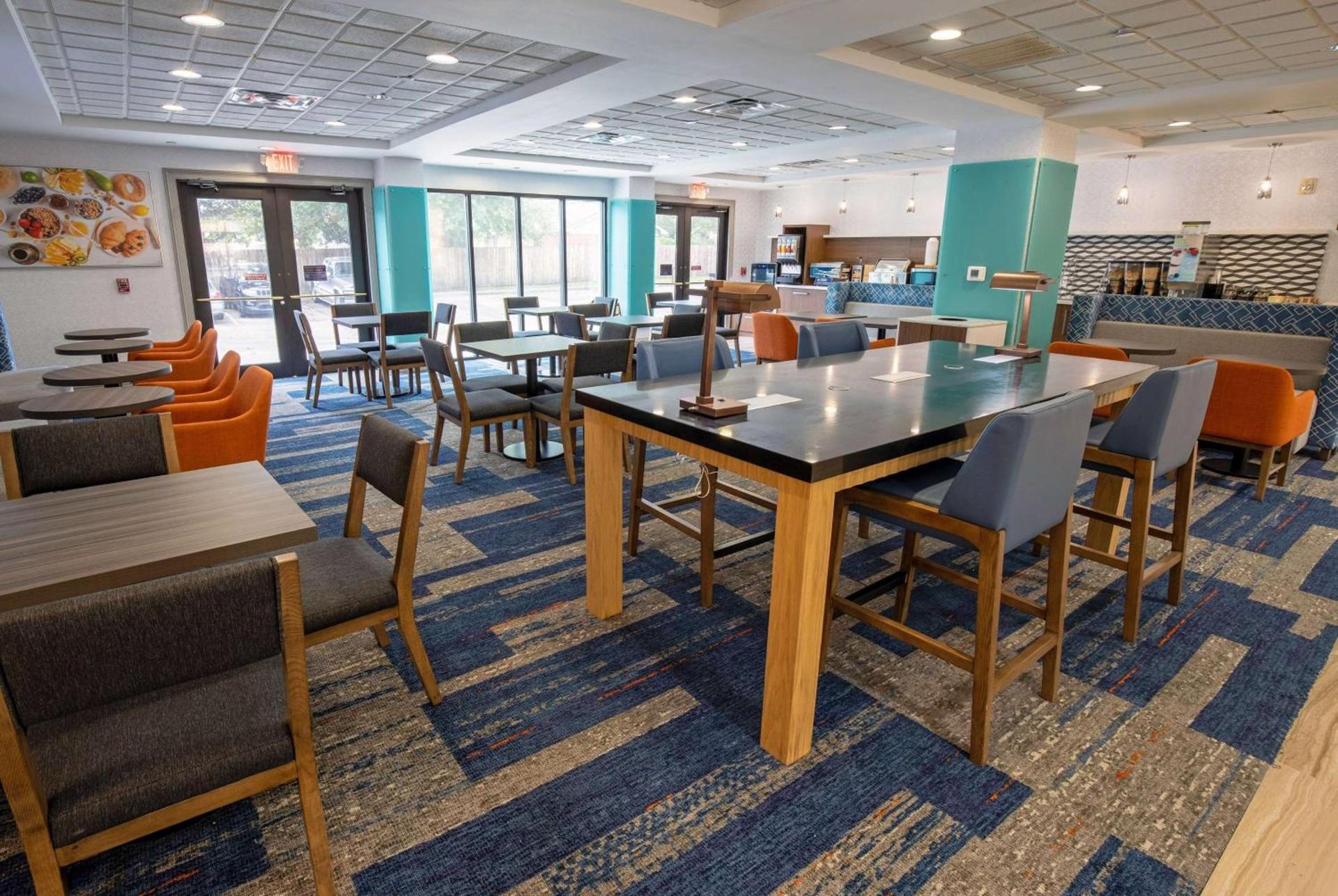 Wingate by Wyndham Lafayette Airport photo 23